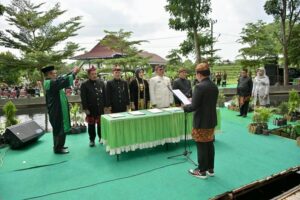 Mendes PDTT Gus Halim saat melantik pejabat Eselon 1 dan 2. (Andri/ Humas Kemendes PDTT)