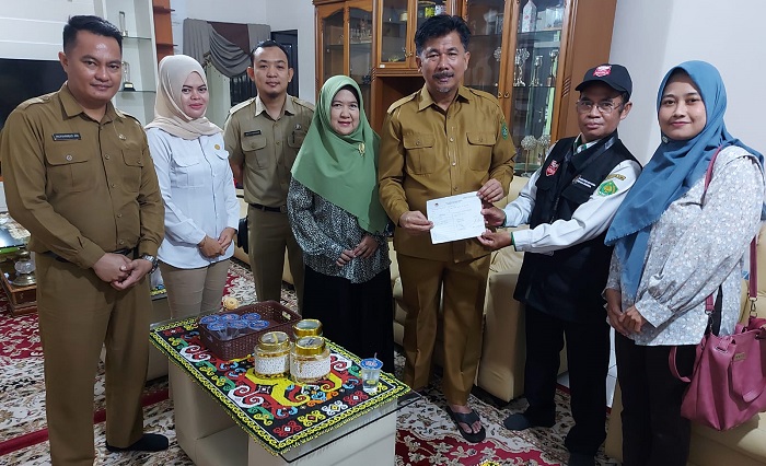 Anggota PPK Tenggarong Misnawati dan Muhammad Ari Hadiri Pelaksanaan Coklit di Kediaman Sekda Sunggono