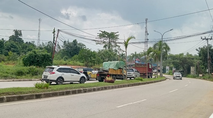 Pengguna Jalan Keluhkan Aktivitas Pengaspalan Jembatan Kukar Di Siang ...